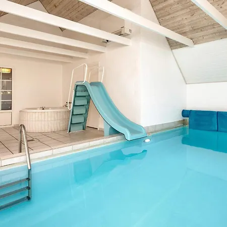 Ferienhaus Holiday Cxlvi *